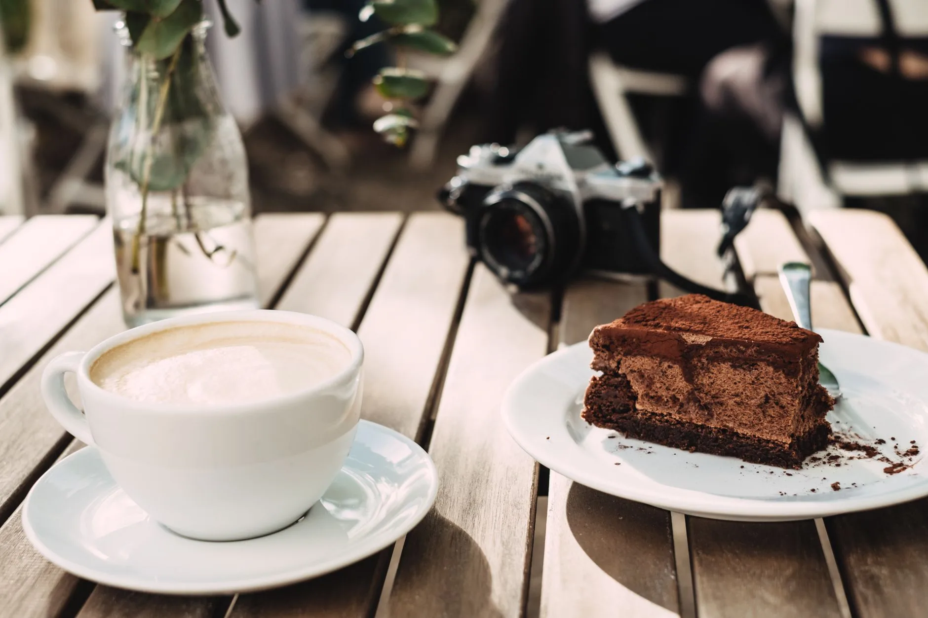 Cafeterías con encanto en Cuatro Caminos para la sobremesa y la merienda
