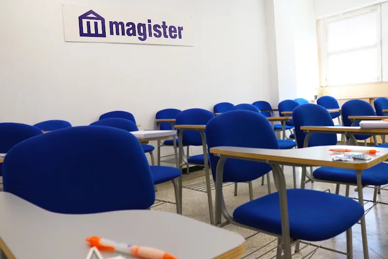 Academia MAGISTER (oficina central en Madrid)