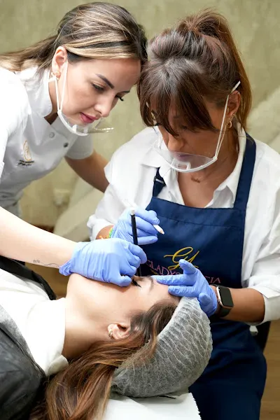 Academia Internacional Pro - Centro de estética en Madrid - foto 2