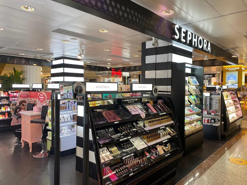 SEPHORA ECI CASTELLANA - Tienda de cosméticos en Madrid - foto 2
