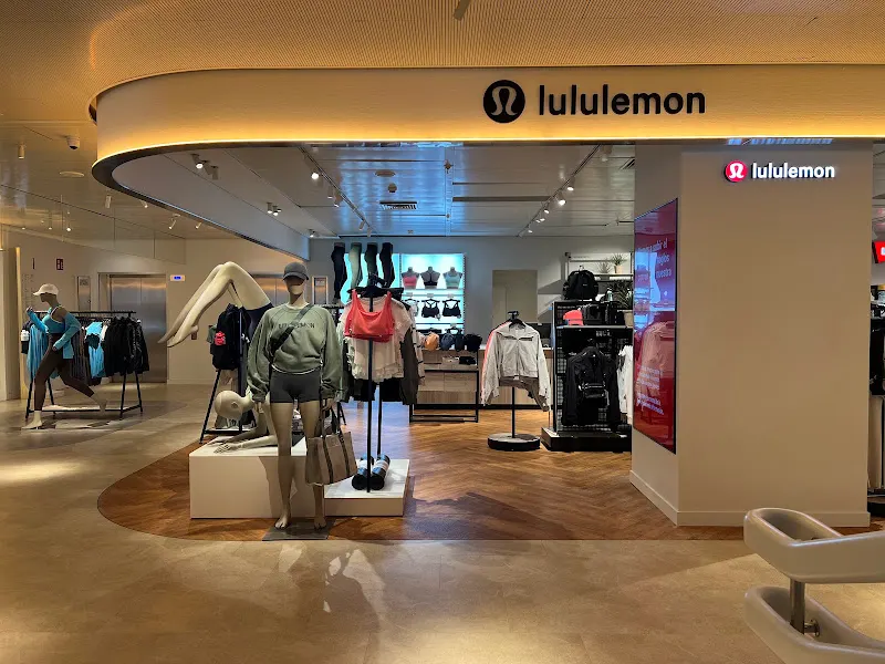 lululemon - Tienda de ropa de deportes en Madrid - foto 2