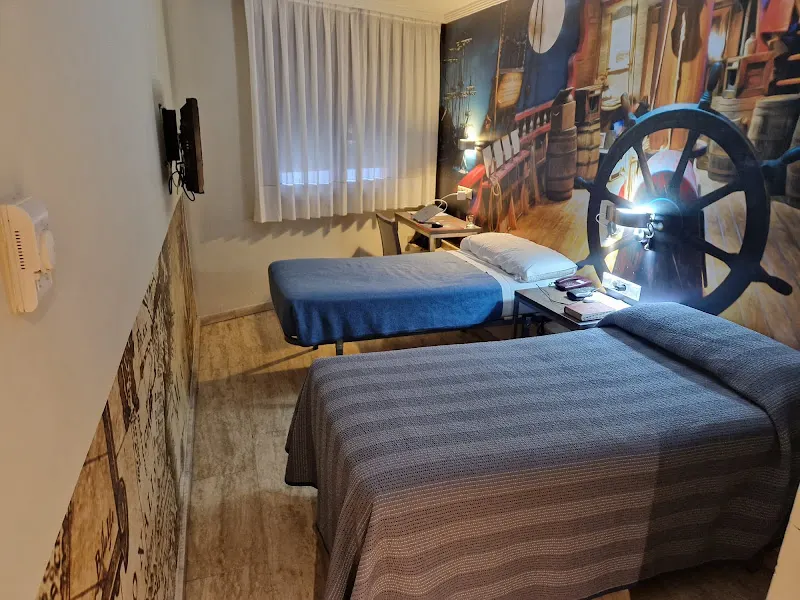 Hostal 4C Cuatro Caminos