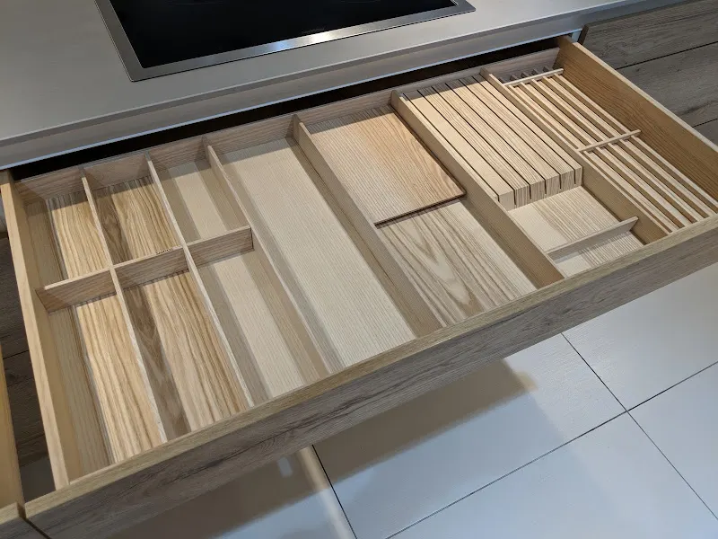 Discesur. Cerámica, cocinas Santos, baños, madera - Madrid