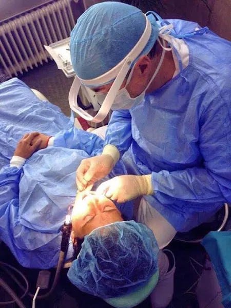 DR. BECERRIL YEVES - Dentista en Madrid - foto 2