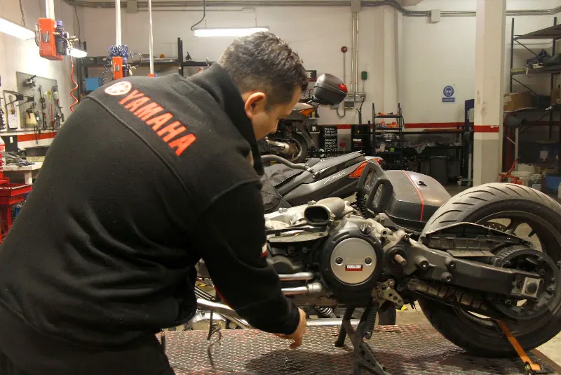 Faster Bike Services - Taller de reparación de motos en Madrid - foto 4