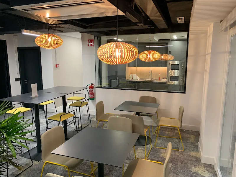 Coworking La Fabrica Azca espacio de oficinas - Espacio de coworking en Madrid - foto 2