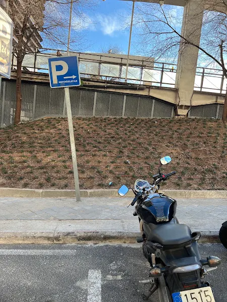 Parking de Motos - Aparcamiento para motos en Madrid - foto 2