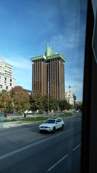 Párking de motos Paseo de la Castellana, 85 - Aparcamiento para motos en Madrid - foto 2