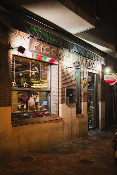 Pizzería Piccola Napoli | Cuatro Caminos - Pizzería en Madrid - foto 4