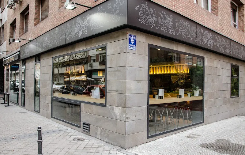 Inti de Oro Castellana - Restaurante peruano en Madrid - foto 2