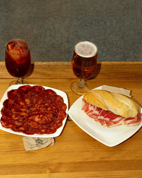 Museo del Jamón Poeta Joan Maragall - Restaurante de cocina española en Madrid - foto 3