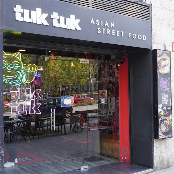 Tuk Tuk Asian Street Food General Perón - Restaurante tailandés en Madrid - foto 2