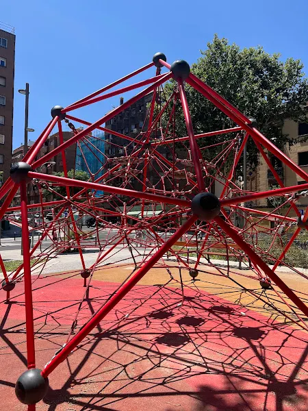 Parque Perón de Troncos - Parque infantil en Madrid - foto 2