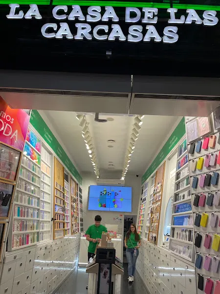 La Casa de las Carcasas - Tienda de accesorios para móviles en Madrid - foto 4