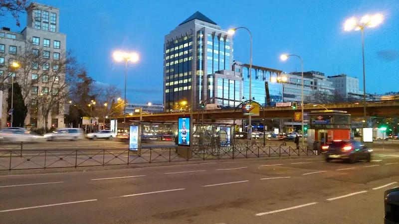 Nuevos Ministerios - Centro Comercial - Estación de autobuses en Madrid - foto 2