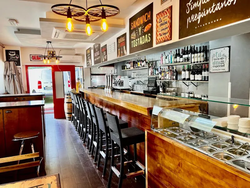 Armando Tapas kitchen never close - Bar de tapas en Madrid - foto 2