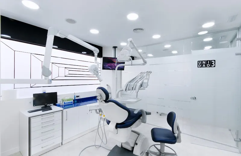 Hospital Dental Cuatro Caminos - Clínica dental en Madrid - foto 4