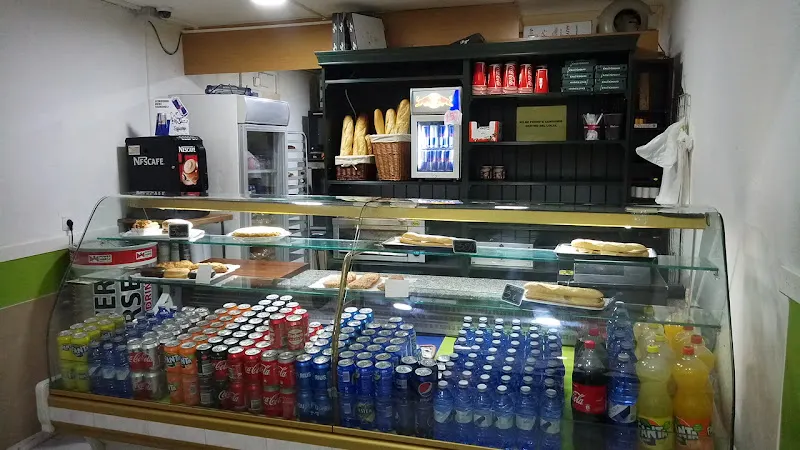 PAN Y MUCHO MÁS - Restaurante de comida para llevar en Madrid - foto 2