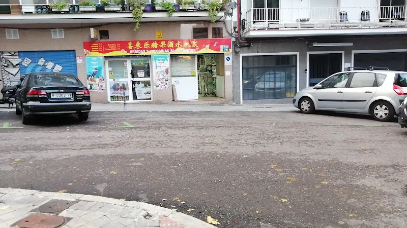 Bebidas y golosinas al por mayor