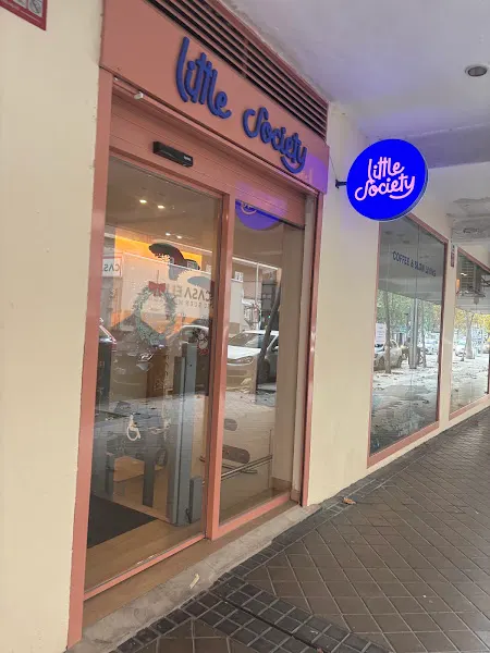 Little Society - Specialty Coffee, Baby Lounge & Play - Cafetería en Madrid - foto 2