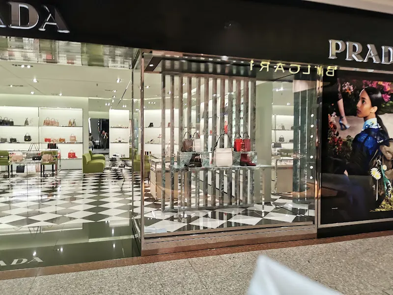 Prada Madrid Corte Inglés - Tienda de ropa de mujer en Madrid - foto 2