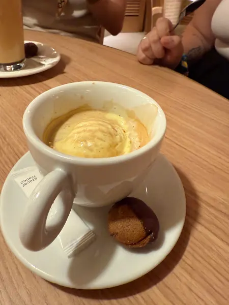 Las Nubes Café