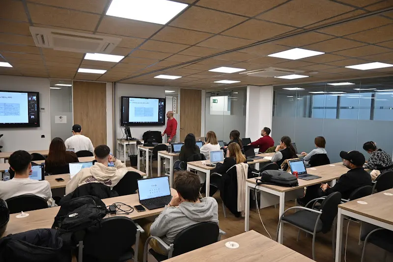 IM Digital Business School Madrid