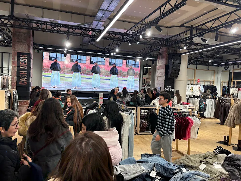 Bershka - Tienda de ropa en Madrid - foto 2