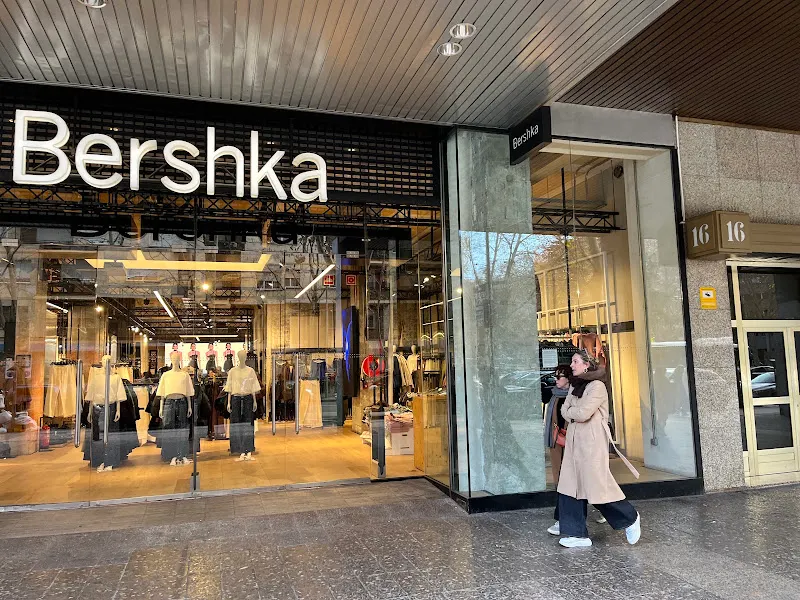 Bershka - Tienda de ropa en Madrid - foto 3